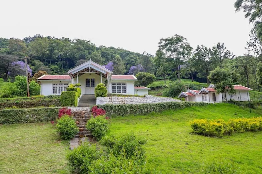 Pembroke Villa- 5 Bed Room Property Amidst The Tea Estates-1